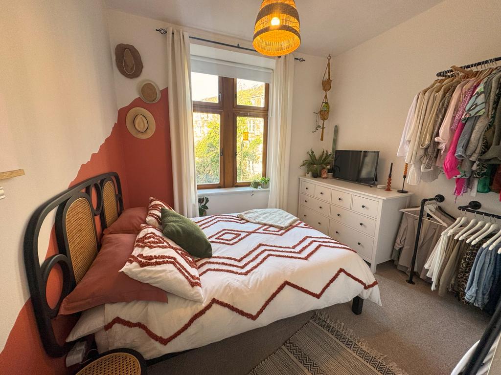 Bedroom 1 (1)