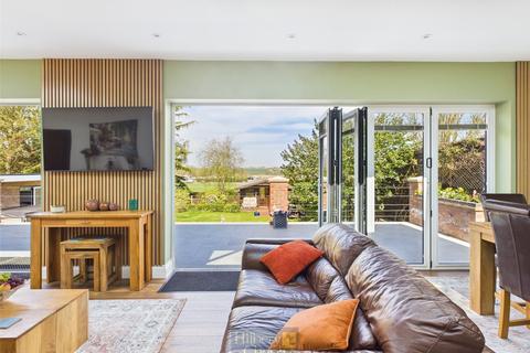 5 bedroom bungalow for sale, Hillcrest Road, Horndon-on-the-Hill, Stanford-le-Hope, SS17