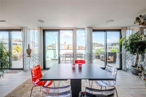2 bedroom penthouse for sale, Hollen Street, London, W1F