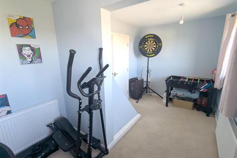 33 Broadley Crescent, Halifax, HX2 0RL
