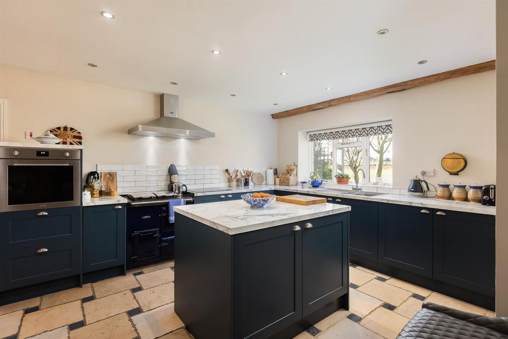 Kitchen/Breakfast Room