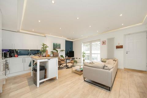 2 bedroom flat for sale, Queens Crescent, London NW5