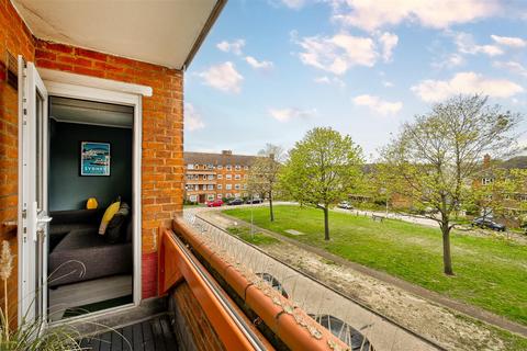 34 Althorne Gardens, London, E18 2DA
