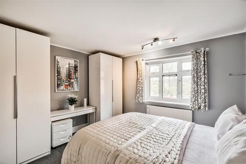 34 Althorne Gardens, London, E18 2DA