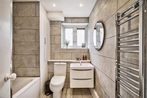 34 Althorne Gardens, London, E18 2DA