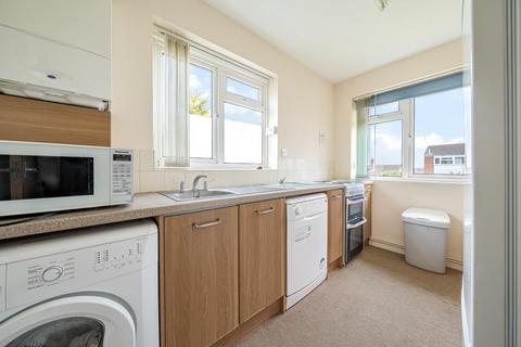 2 bedroom maisonette for sale, Penshurst Walk, Bromley, Kent, BR2