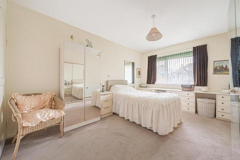 2 bedroom maisonette for sale, Penshurst Walk, Bromley, Kent, BR2
