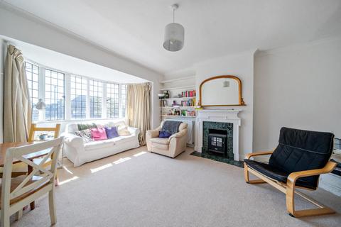 3 bedroom flat for sale, Lynton Road, Acton, London, W3