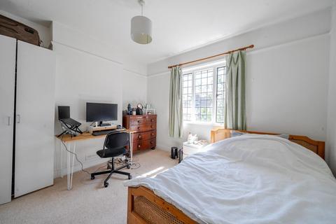 3 bedroom flat for sale, Lynton Road, Acton, London, W3