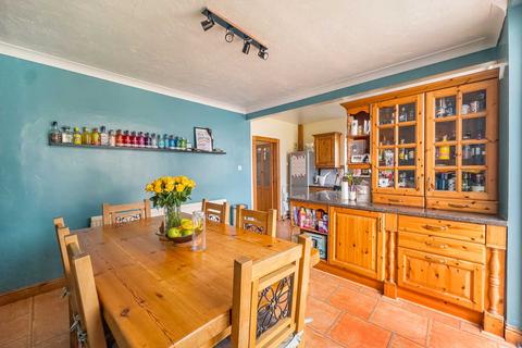 4 bedroom semi-detached house for sale, Upper Batley Lane, Birstall