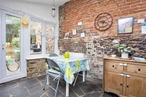 17 The Chain, Sandwich, CT13 9BJ