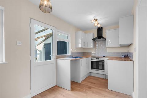 2 bedroom end of terrace house for sale, Kings Road, Evesham
