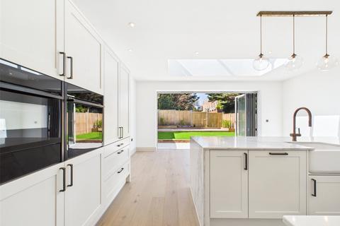 9 Ravine Road, Bournemouth, BH5 2DT