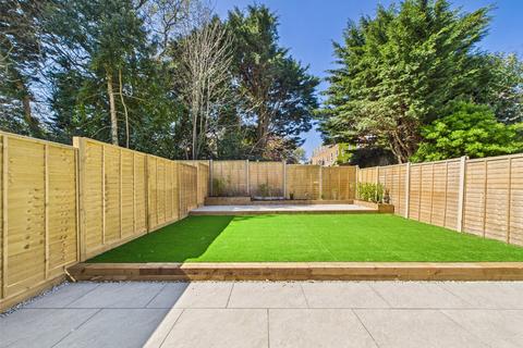 9 Ravine Road, Bournemouth, BH5 2DT