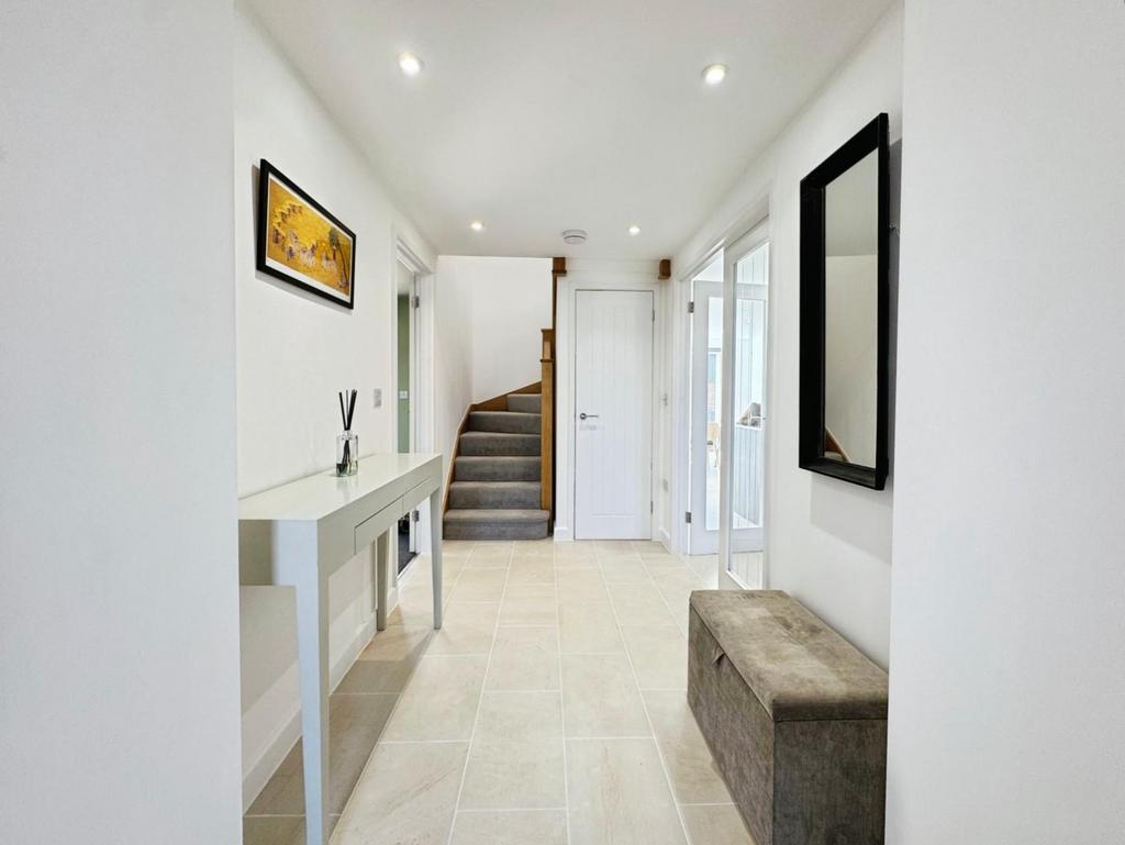 Hallway.jpg