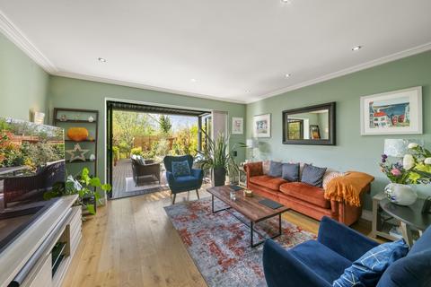 4 Jessop Place, London, W7 2QL