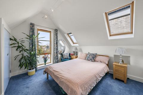 4 Jessop Place, London, W7 2QL