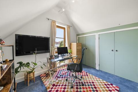 4 Jessop Place, London, W7 2QL