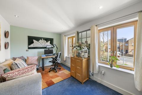4 Jessop Place, London, W7 2QL