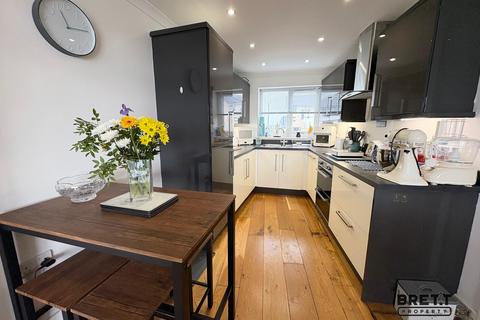 undefined, The Crescent, Ocean Way , Pennar, Pembroke Dock, Pembrokeshire. SA72 6GL