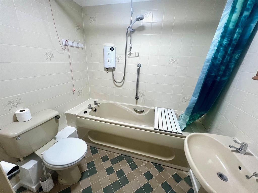 Bathroom.jpg