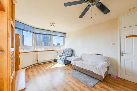 2 bedroom flat for sale, Bannerman House, Lawn Lane, London, SW8