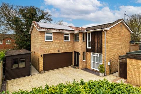 5 bedroom detached house for sale, Farthing Drive, Letchworth Garden City, SG6