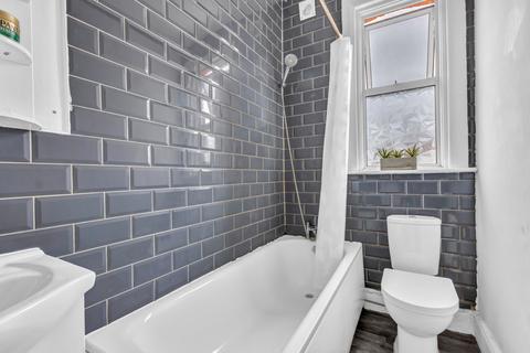 11 Castleton Road, Ilford, IG3 9QW