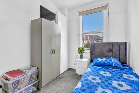 11 Castleton Road, Ilford, IG3 9QW