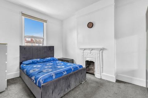 11 Castleton Road, Ilford, IG3 9QW