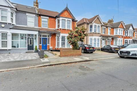 11 Castleton Road, Ilford, IG3 9QW