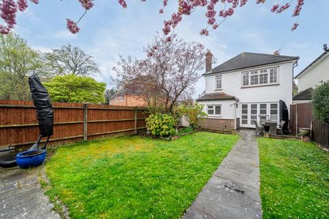 Chobham Road,  Knaphill,  Woking,  Surrey,  GU21