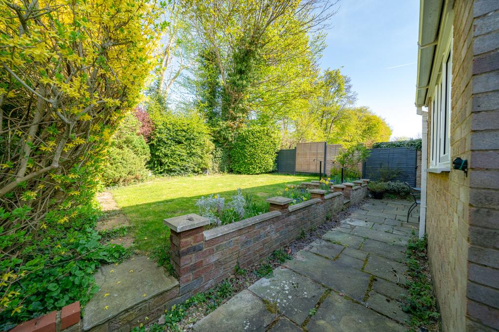 16-Sidford-Close-2525