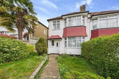 Lyndhurst Road, Coulsdon CR5