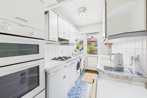 3 bedroom house for sale, Lyndhurst Road, Coulsdon CR5