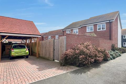 12 Honeypot Way, Walton On The Naze, CO14 8FH