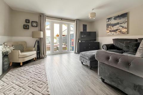 12 Honeypot Way, Walton On The Naze, CO14 8FH