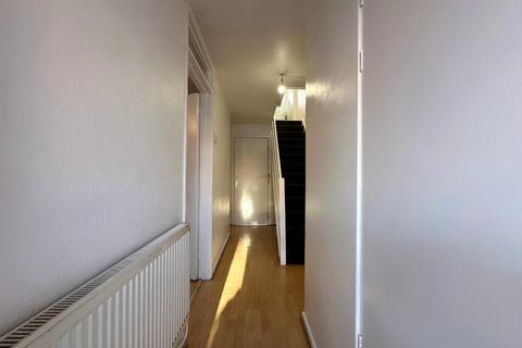 3 bedroom terraced house to rent, Liverpool Road, London E16
