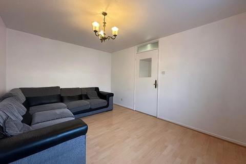 3 bedroom terraced house to rent, Liverpool Road, London E16
