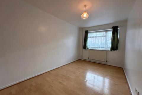 3 bedroom terraced house to rent, Liverpool Road, London E16