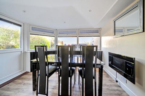 121 Lightsfield, Oakley, Basingstoke, RG23 7BY