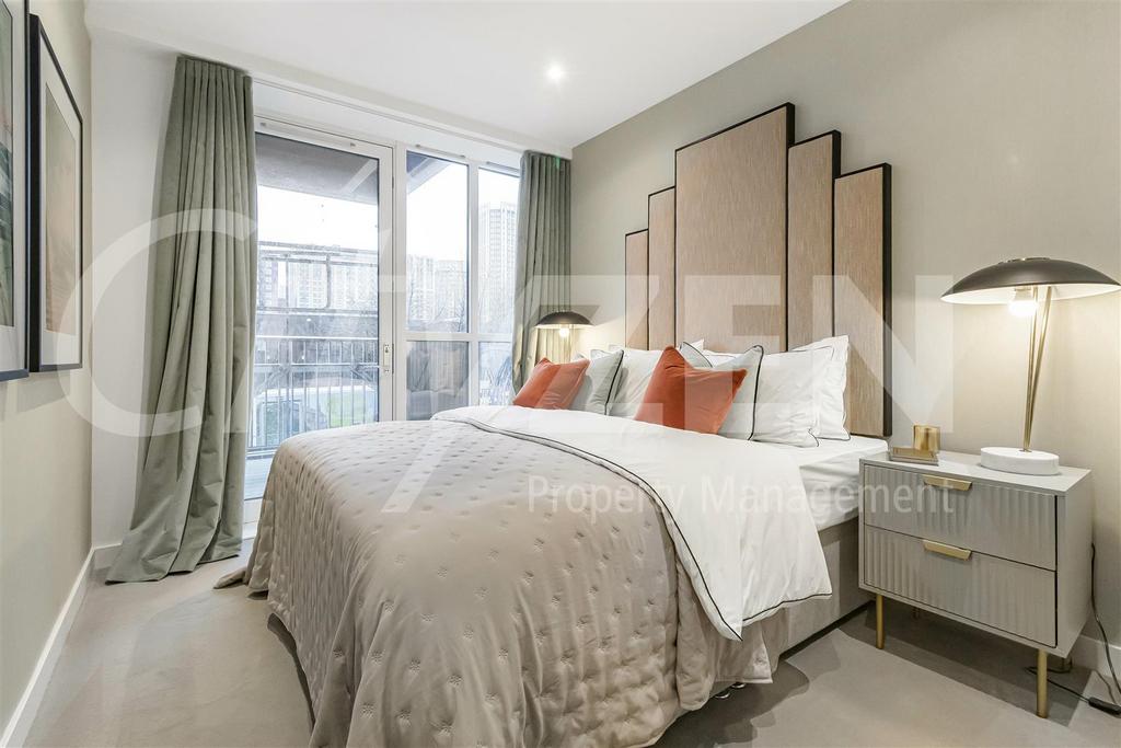 Two bed show flat