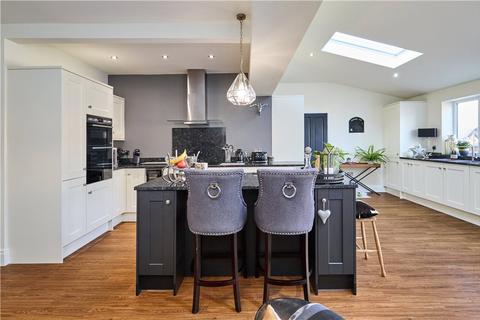 24 Fieldhead Road, Guiseley, Leeds, LS20 8DT