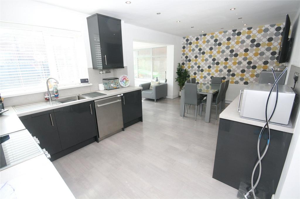 Family Kitchen (2)