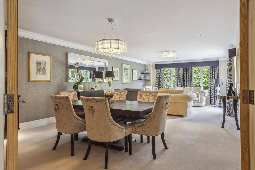 Sitting/Dining Room