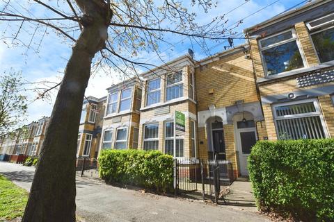 3 bedroom terraced house for sale, Southcoates Avenue, Hull