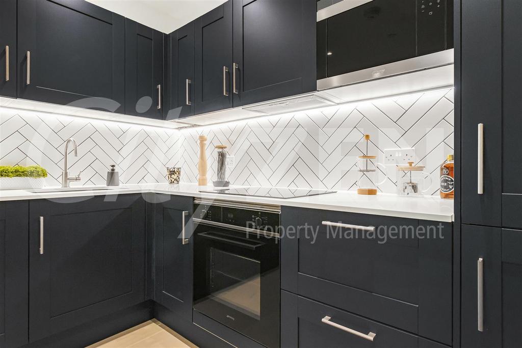 Two bed show flat