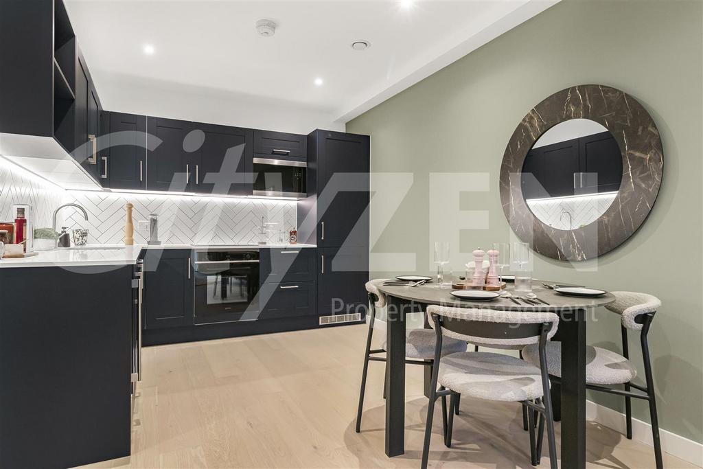 Two bed show flat