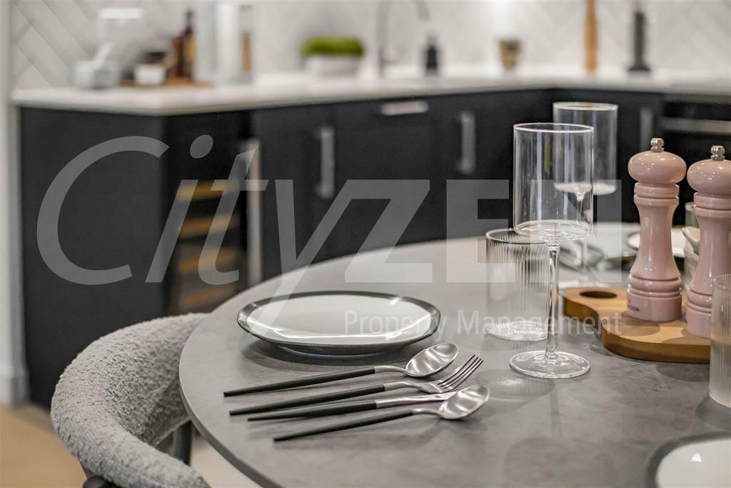 Two bed show flat