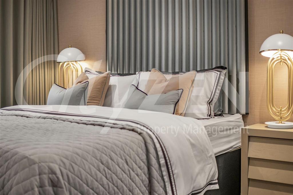 Two bed show flat